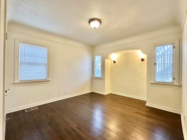 Building Photo - 211 Corona Ave