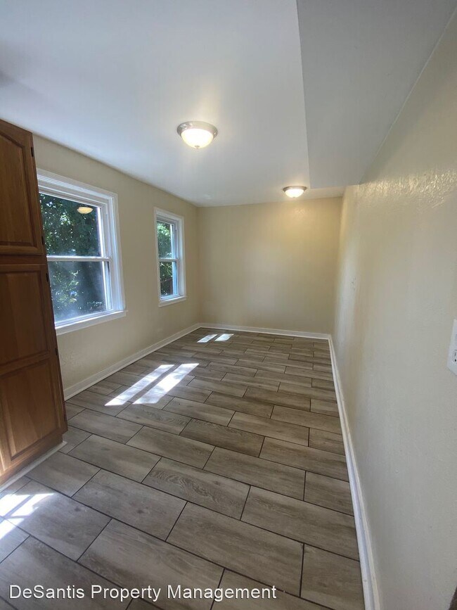 Building Photo - 3 br, 1 bath House - 500 Cypress Drive