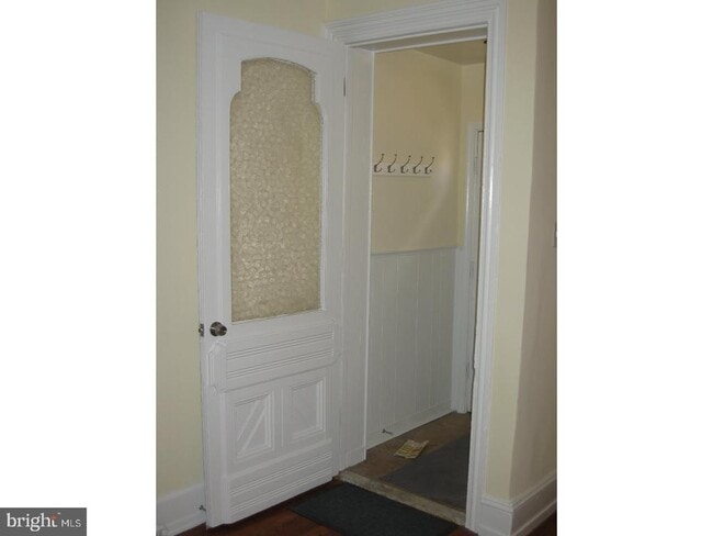 Building Photo - 805 N Beechwood St