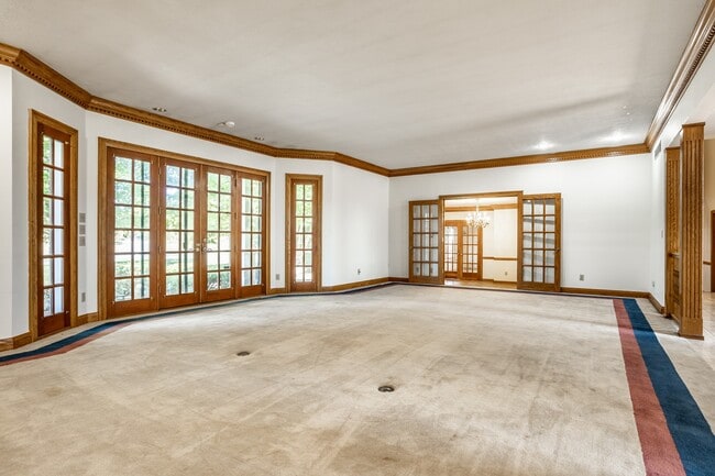 Building Photo - 9628 Summerlakes Dr