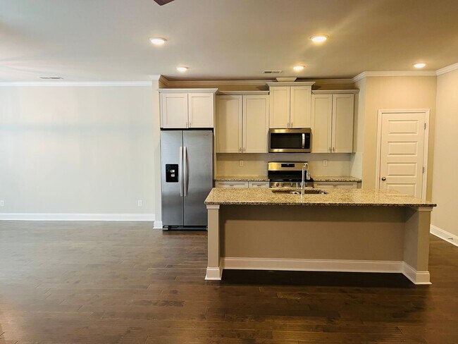 Building Photo - Wow! 4 bedroom 2.5 bathroom in Suwanee! Must See!!