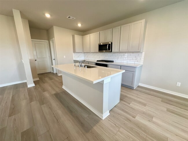 Building Photo - 12176 Ridge Top Dr