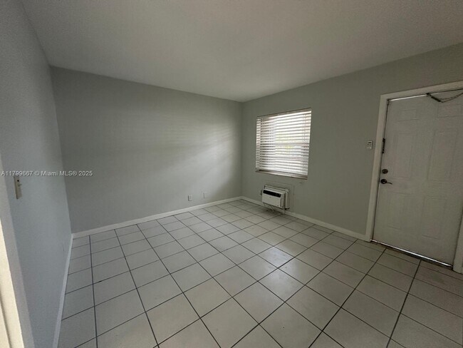 Building Photo - 2916 Funston St