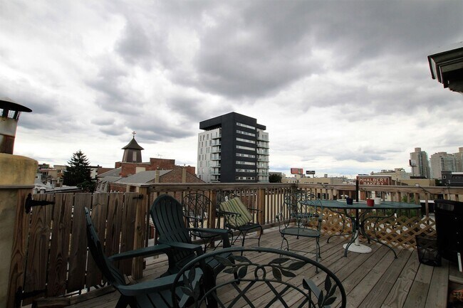 Building Photo - Spacious two bedroom unit located in the best area in northern liberties