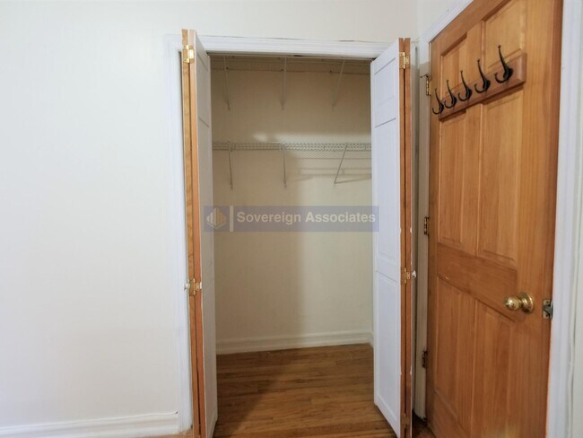 Building Photo - 86 Haven Ave