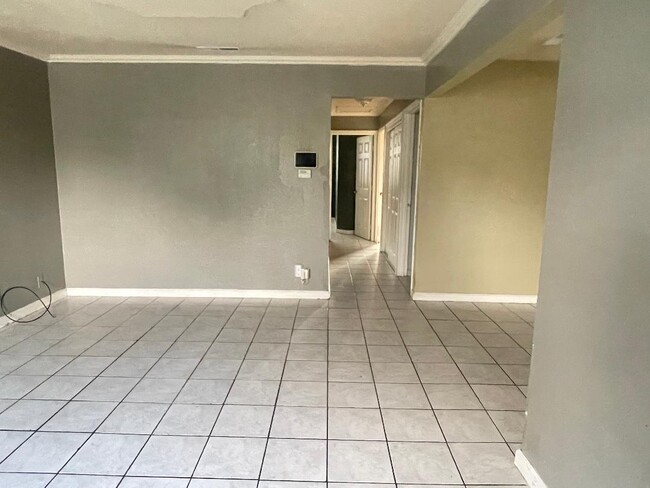 Building Photo - 669 Adagio Way