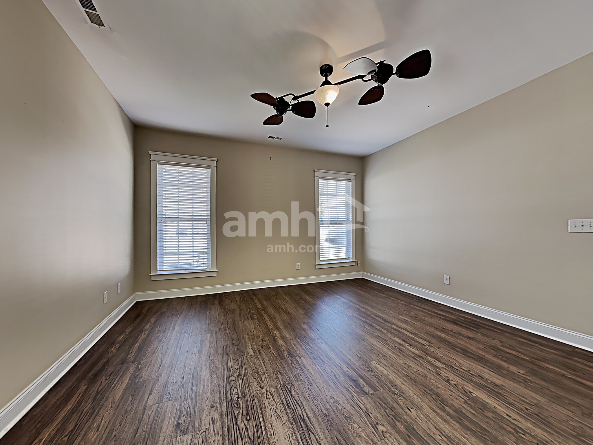 Building Photo - 13640 Swinton Rd