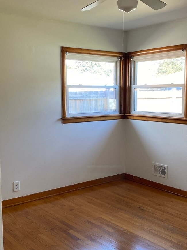 Building Photo - 9029 Sproat Ave