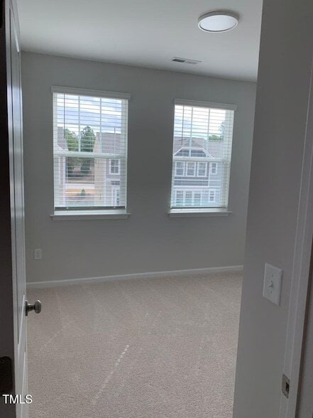 Building Photo - 1241 Commack Dr
