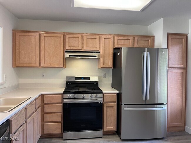 Building Photo - 9828 Villa Ridge Dr