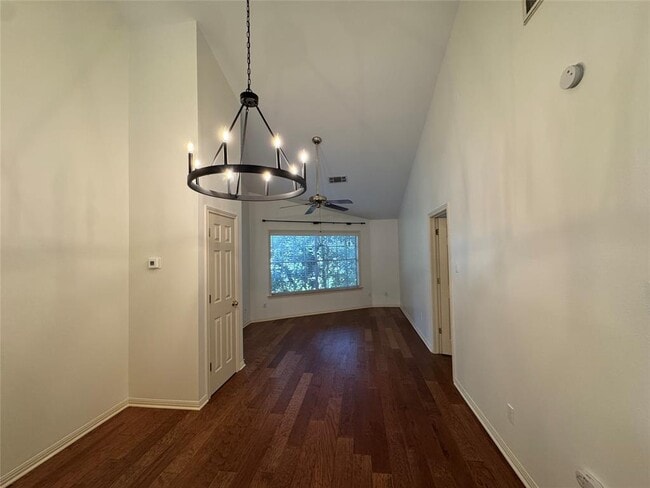 Building Photo - 1811 W 39th St