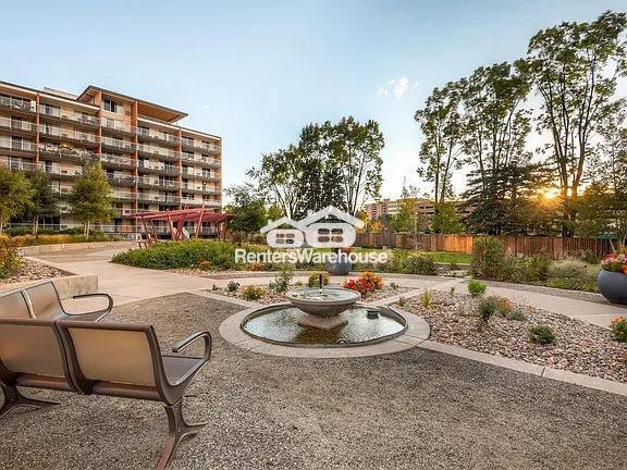 Building Photo - AVAILABLE NOW 1 Bed 1.0 Bath Condo with Sp...