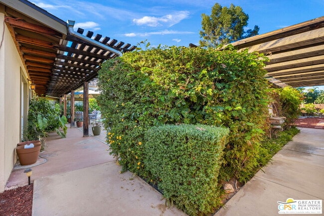 Building Photo - 587 S Calle Ajo