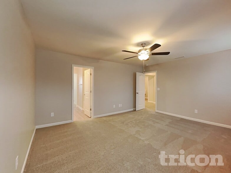 Building Photo - 805 Alta Wy