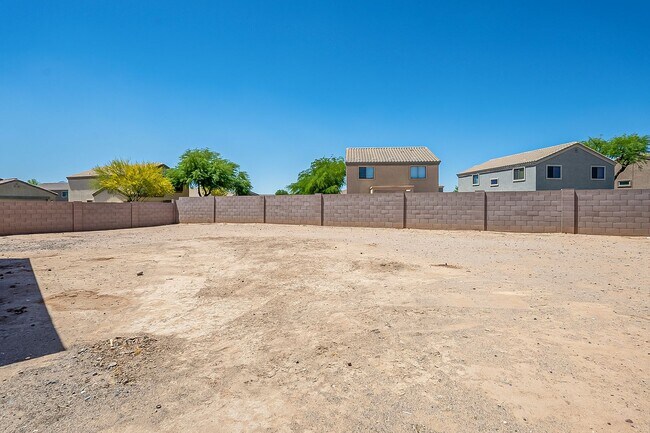 Building Photo - 4 Bedroom home for rent