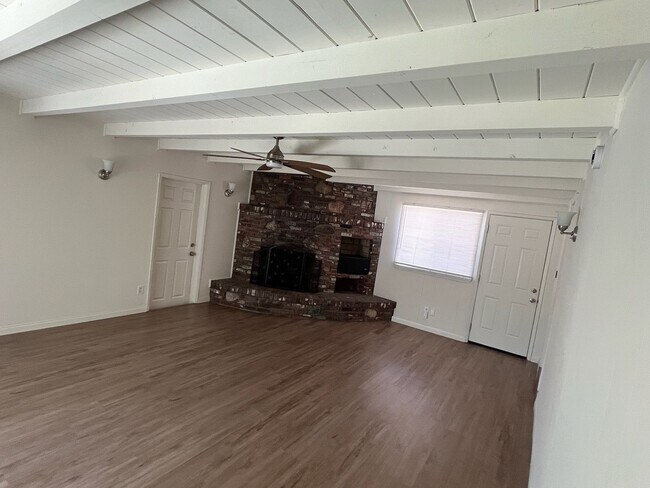 Building Photo - Three bedroom house in Lakewood ready for ...