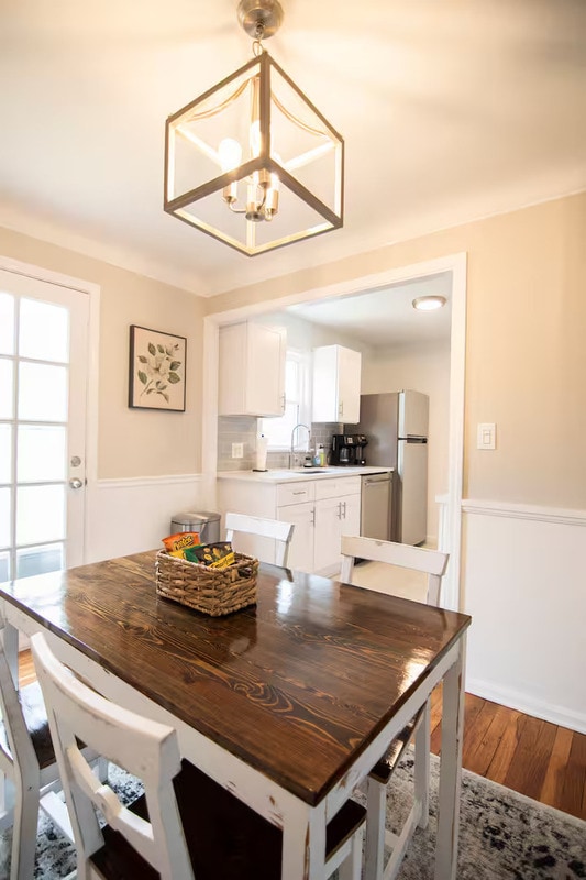 Building Photo - 7046 Greenleaf Ave