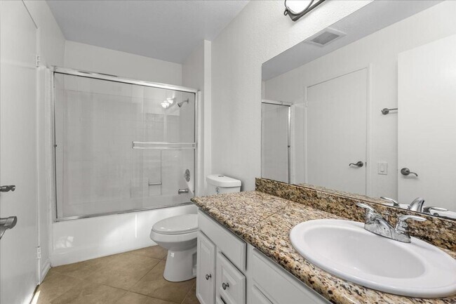 Building Photo - Bright 3-Bedroom Condo with Balcony and Fireplace in Prime Sherman Oaks