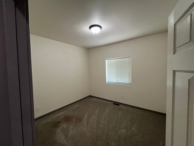 Building Photo - 1223 Trails Blvd