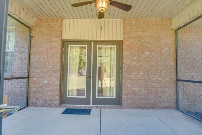 Building Photo - Hickory Hill Rental with Granite Counters,...