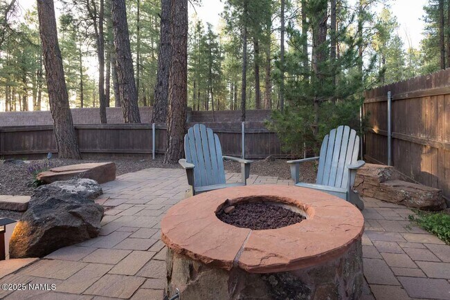 Building Photo - Elegant Presidio in the Pines Home! 5 Bed, 2.5 Bath + 2 Car Gar. & A/C! Students & Small Pets OK!...