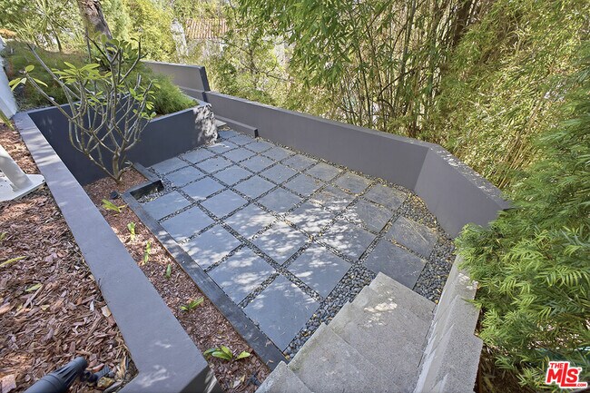 Building Photo - 6390 Quebec Dr