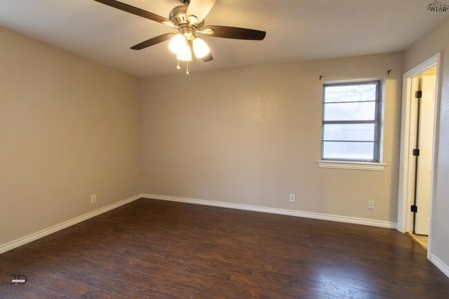 Building Photo - 4646 Sierra Madre Dr