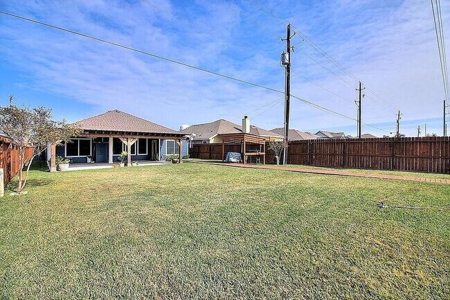 Building Photo - 1613 Antoinette Dr