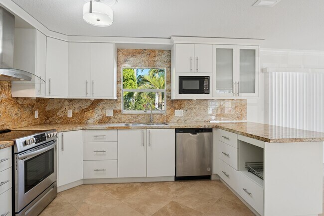 Building Photo - 4971 Ataman St