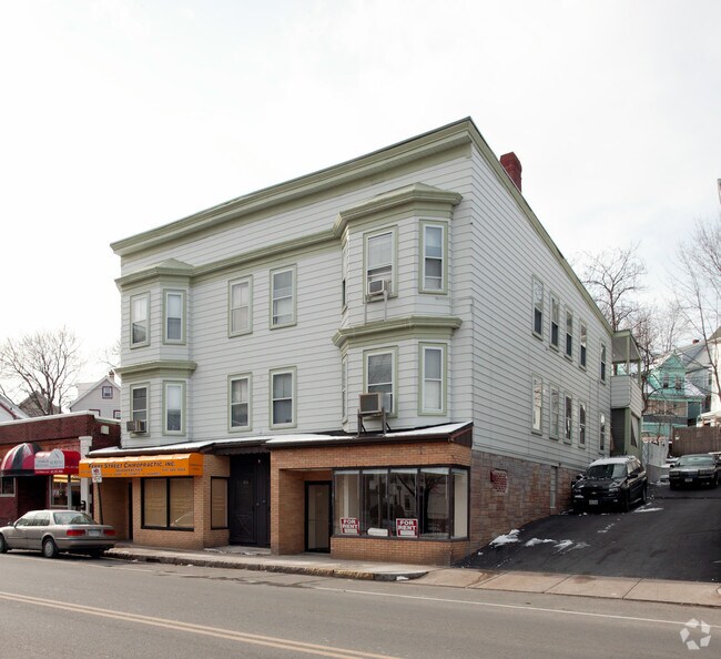 Building Photo - 210-216 Ferry St