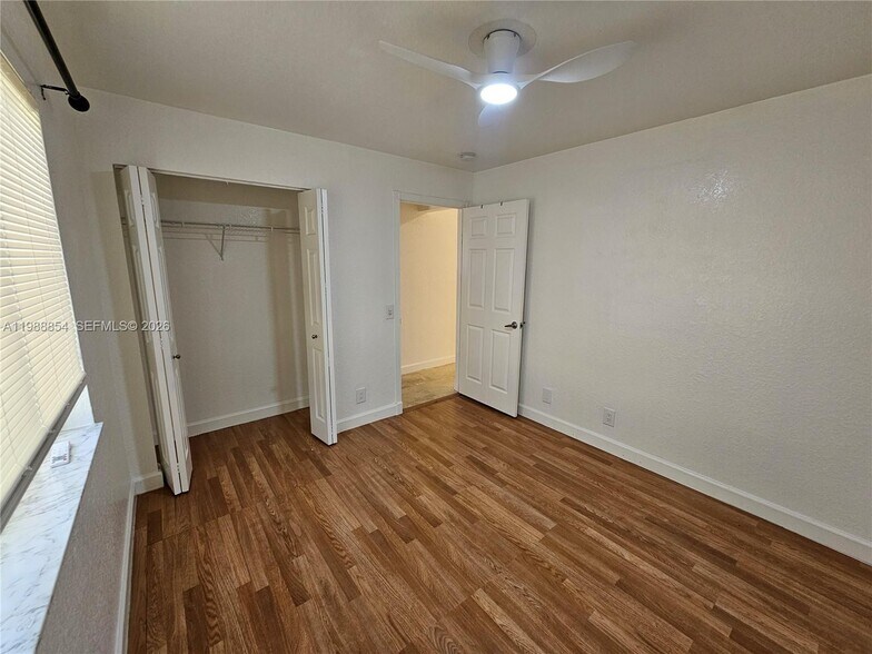 Building Photo - 4279 Greenbriar Ln