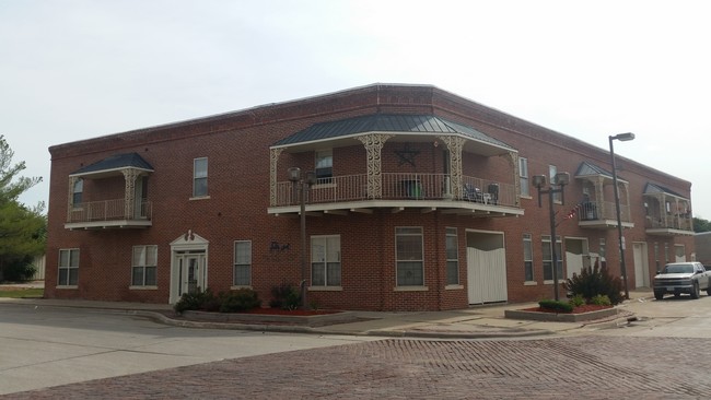 Carriage House Apartments - Heritage