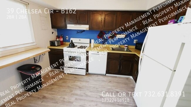 Building Photo - 39 Chelsea Cir