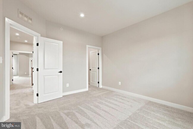 Building Photo - 8046 Williamson Blvd