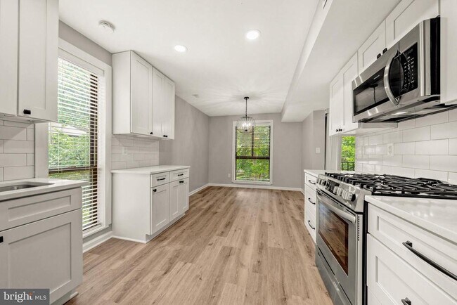 Building Photo - 2045 Royal Fern Ct