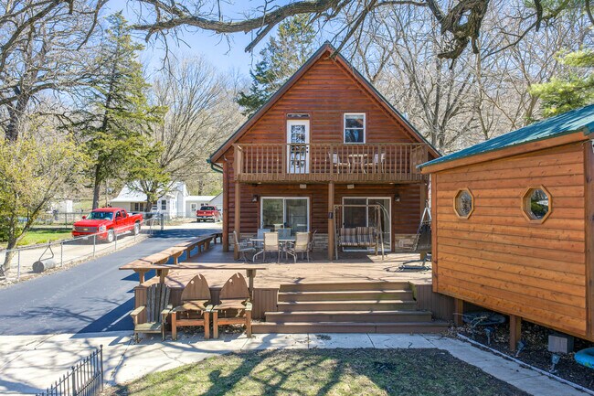 Building Photo - 3341 E 2059th Rd