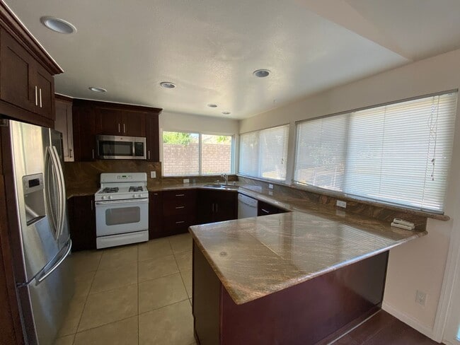 Building Photo - Remodeled 4 bed, 2 bath single story pool home