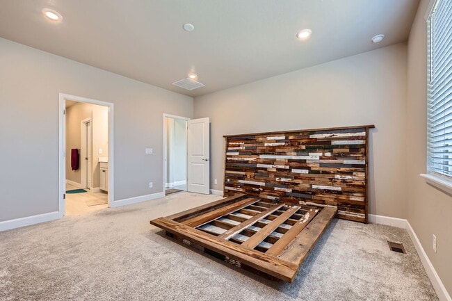 Building Photo - 18374 Grosbeak Pl