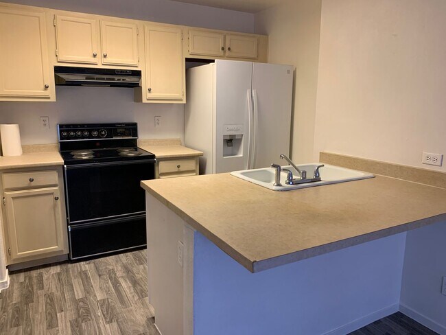 Building Photo - Cozy 1 bedroom unit near campus