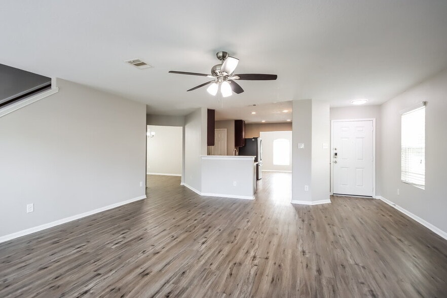 Building Photo - 9943 Chimney Swift Ln