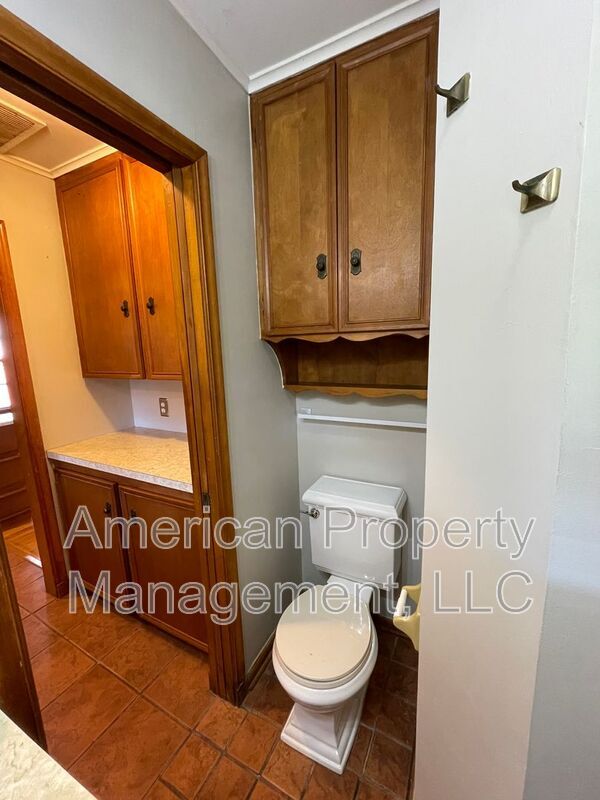 Building Photo - 2644 S Winston Ave