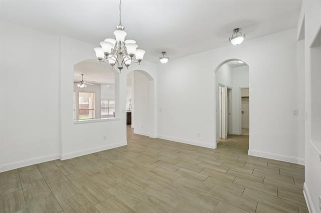 Building Photo - 1616 Downing Dr