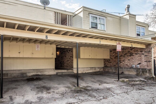 Building Photo - 2 Bedroom, 1.5 Bathroom Apartment in Arlin...