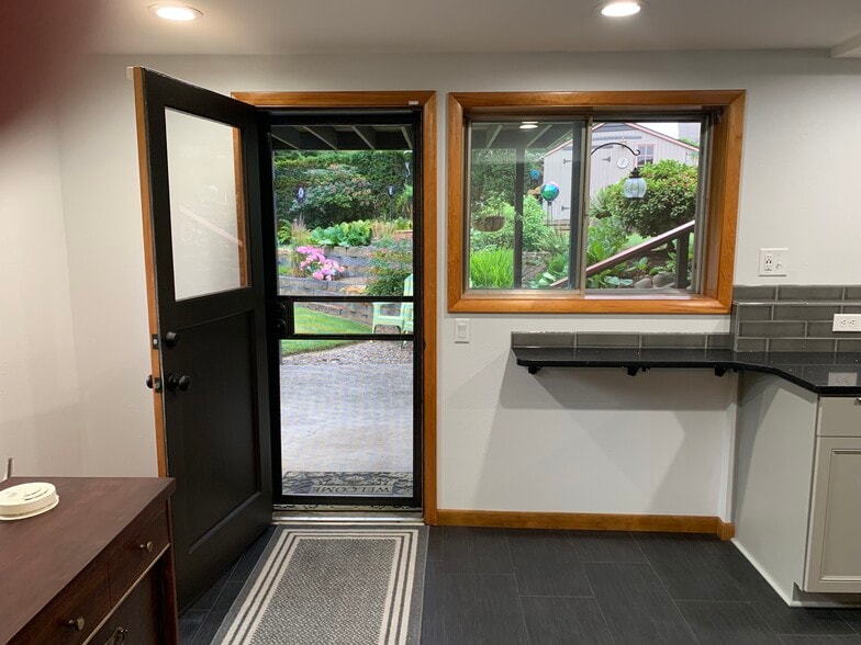Entrance - 7228 SE Wilshire Ct
