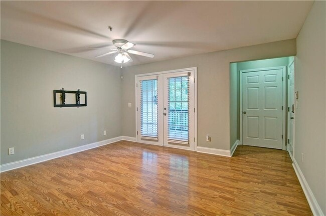 Building Photo - 504 Madison Ct