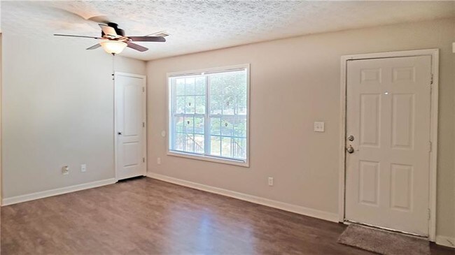 Building Photo - 2885 Center St