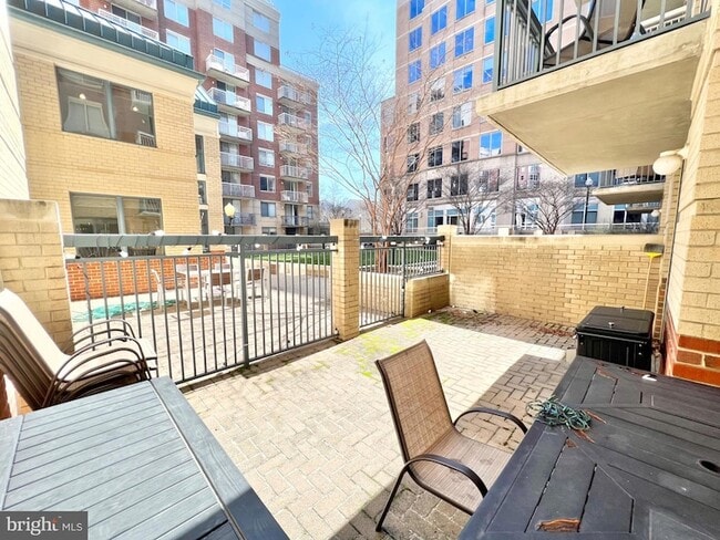 Building Photo - 3830 9th St N