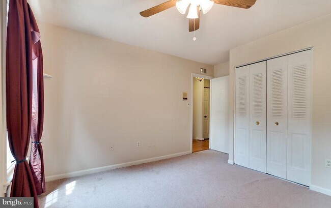 Building Photo - 7801 Cliffside Ct