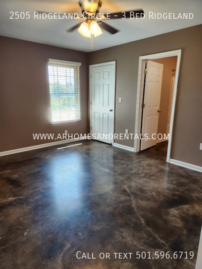 Building Photo - 2505 Ridgeland Cir