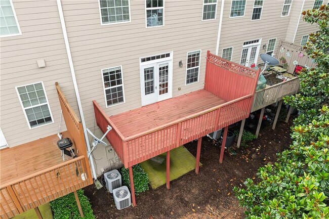 Building Photo - 11200 Brunson Dr